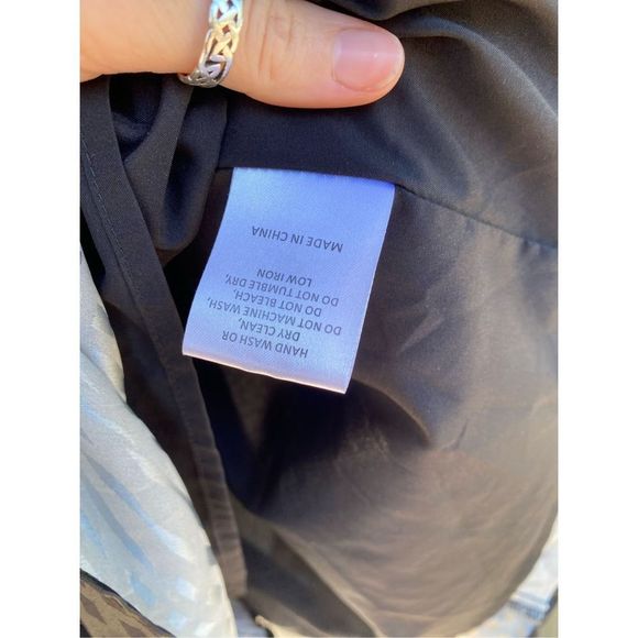 Slate & Willow NWT Star Printed Faux Wrap Black Dress, Size Medium, MSRP $250 - Picture 11 of 13